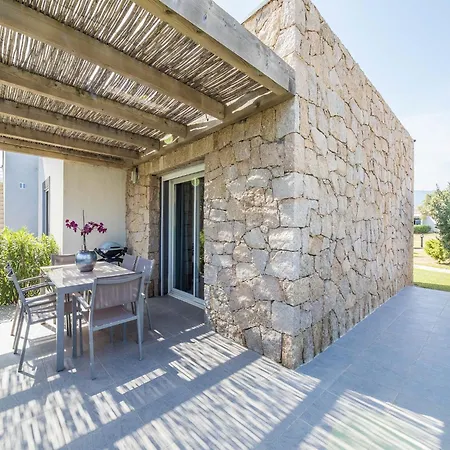 Lejlighed Lecci With Outdoor Pool *